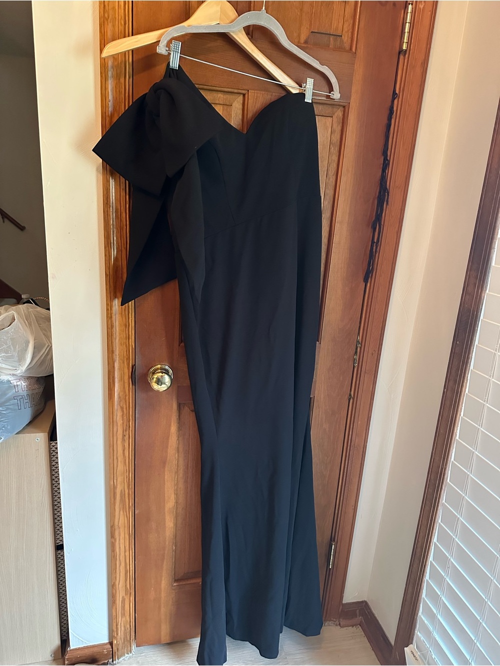 FAERIESTY Black One-Shoulder Evening Dress with Dramatic Bow Size XXL